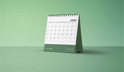 Calendario de sobremesa con peana personalizado 2026